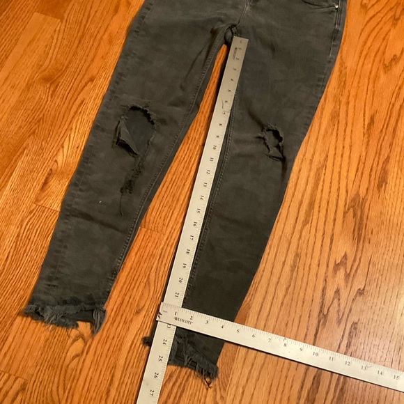 Zara Basic Denim Jeans, Faded Black, Distressed w/ Holes Raw Hem, 5-Pocket, Sz 4 - Picture 15 of 15